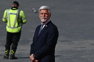 Prezident vytváří dojem, že může „zatápět“ vládě. Nástroje a pravomoci k tomu ale nemá - Echo24.cz